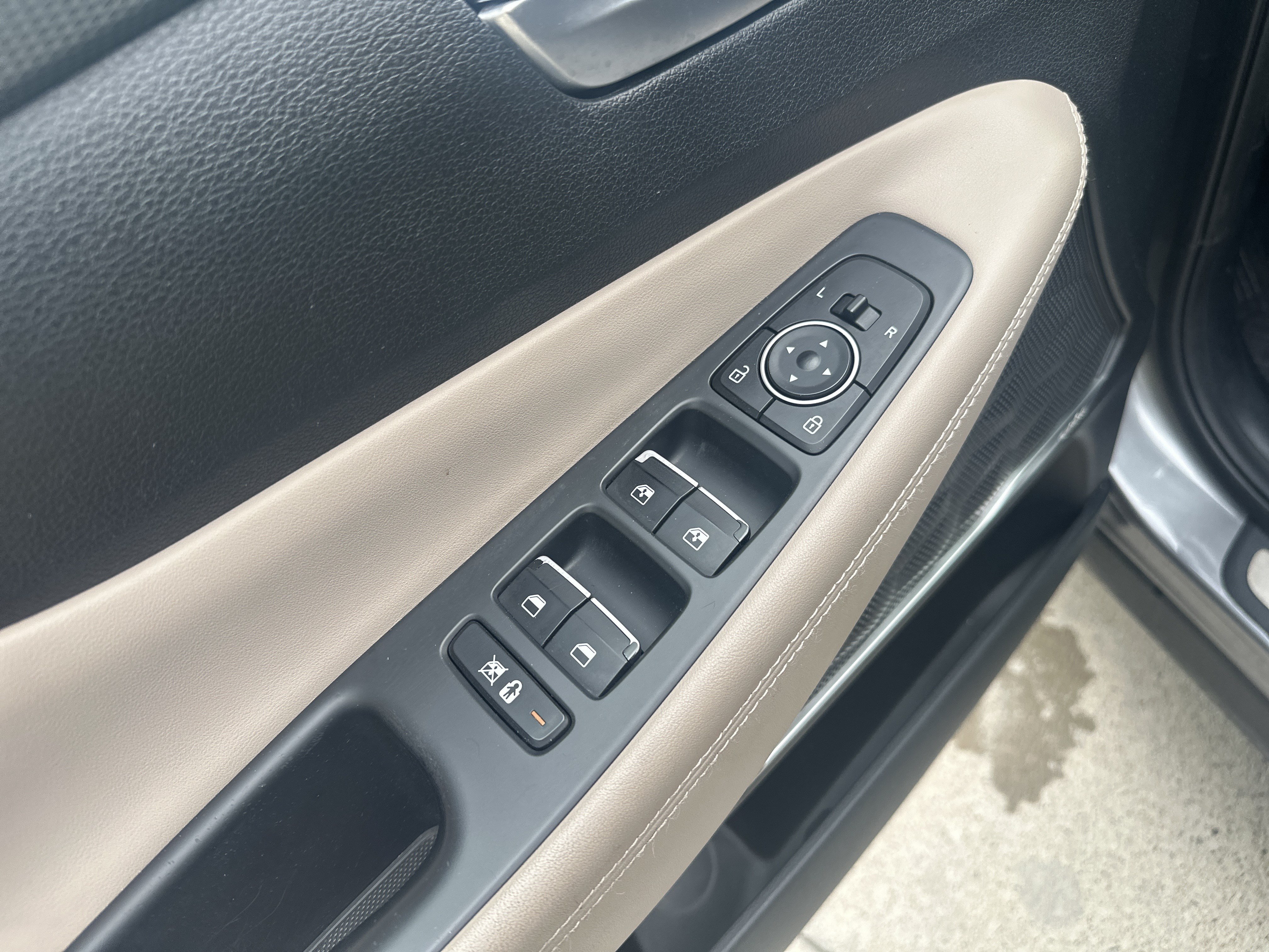 Used 2019 Hyundai Santa Fe AWD image 14