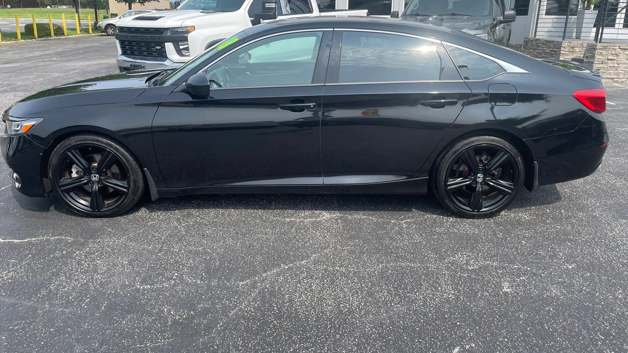 Used 2018 Honda Accord Sport image 8