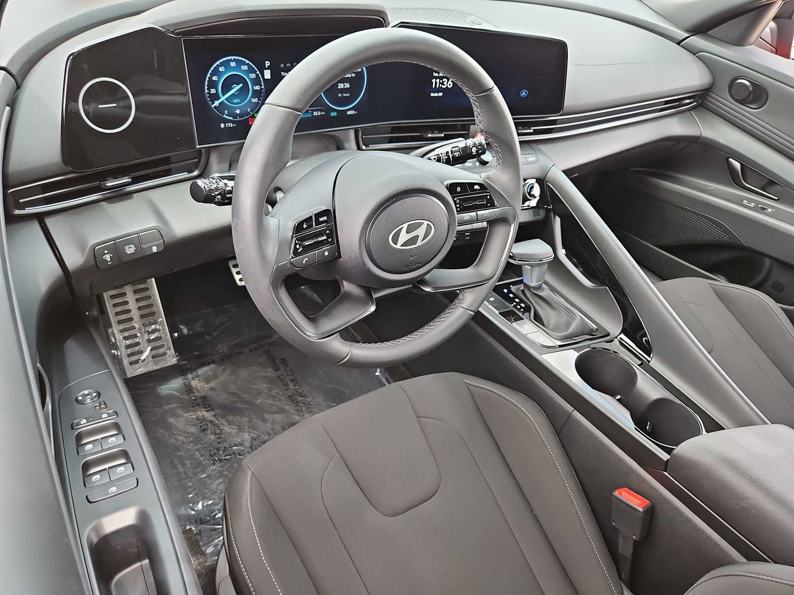 Used 2025 Hyundai Elantra Hybrid FWD image 10