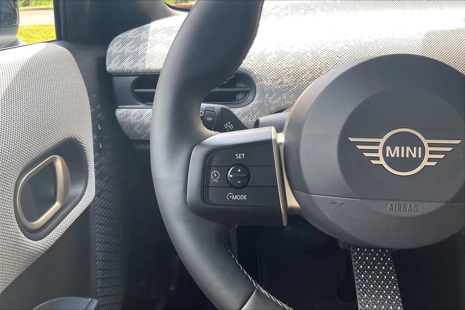 Used 2025 MINI Cooper S FWD image 22