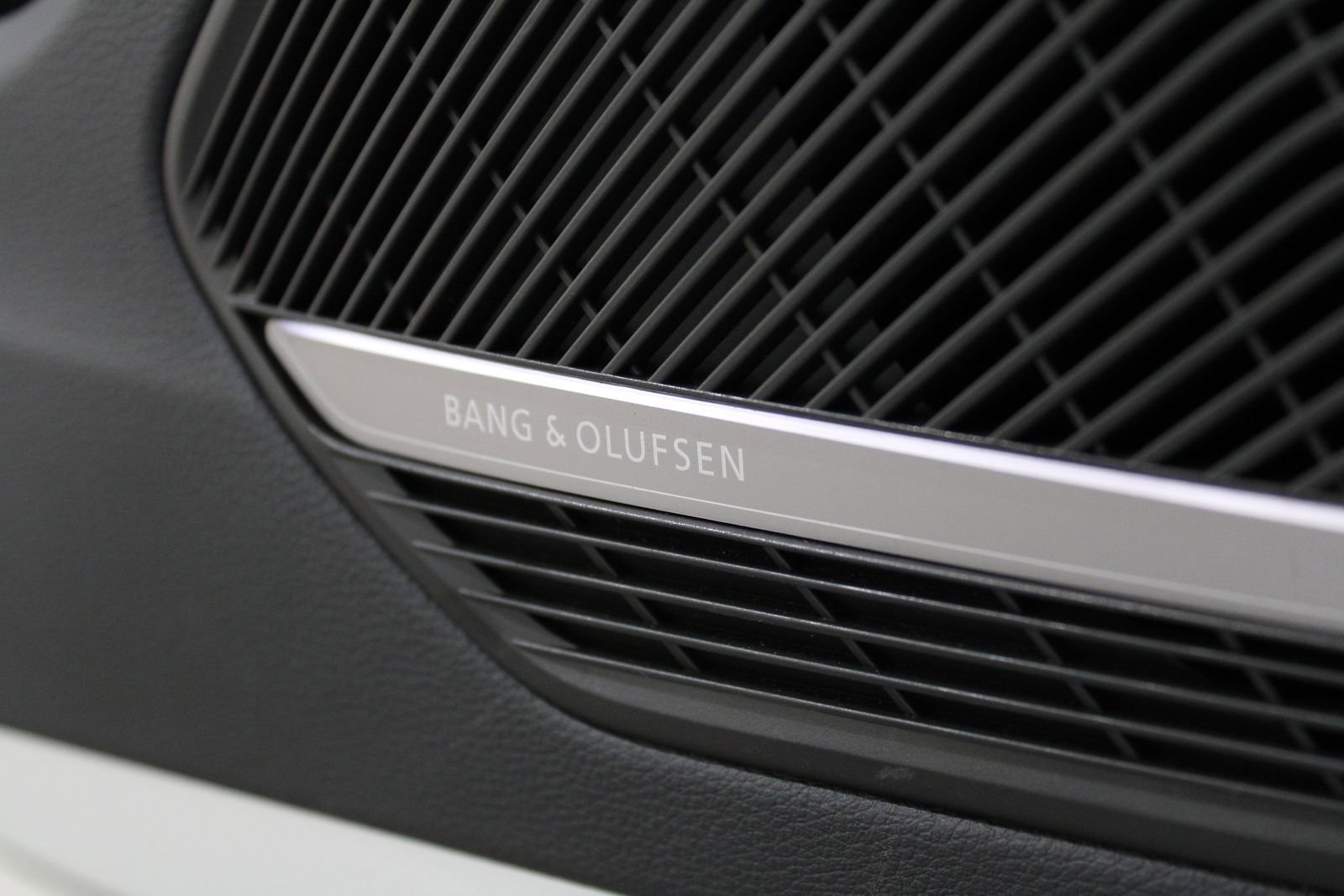 Used 2021 Audi S4 Prestige w/ Prestige Package image 28