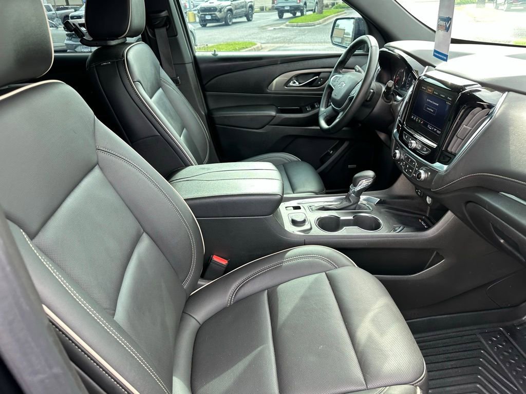 Used 2023 Chevrolet Traverse Premier w/ Redline Edition image 23