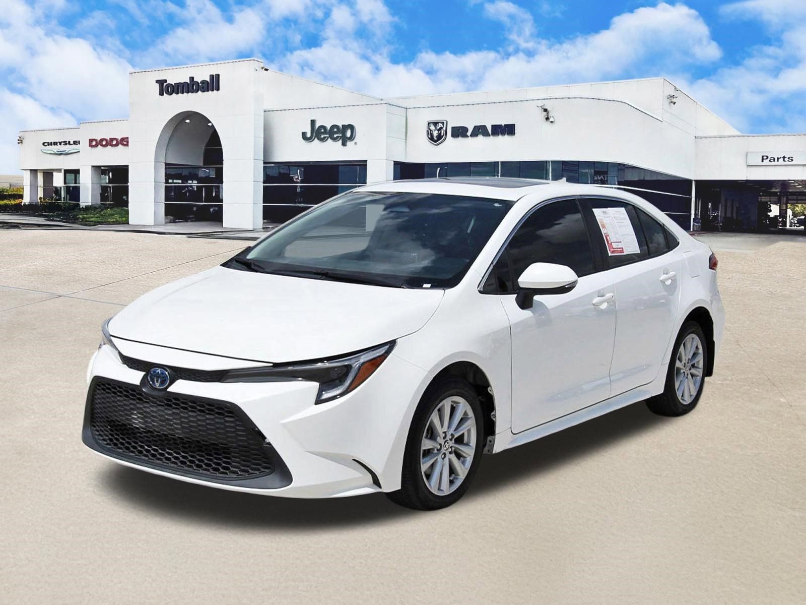 Used 2024 Toyota Corolla XLE FWD image 3