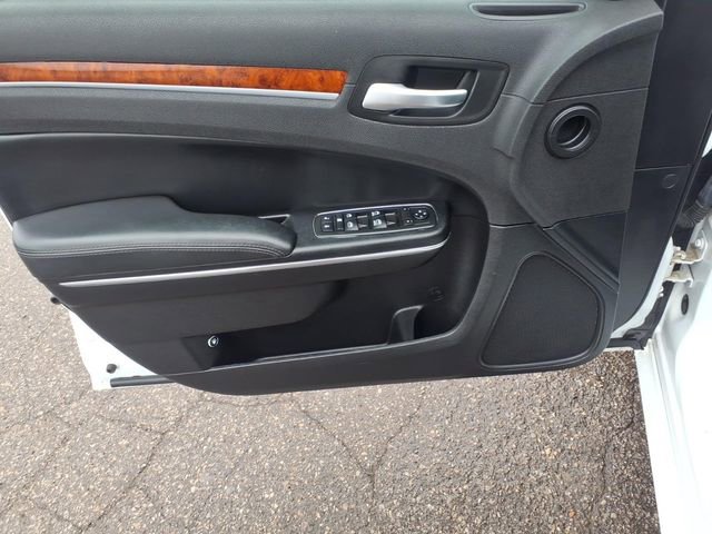 Used 2014 Chrysler 300 image 12