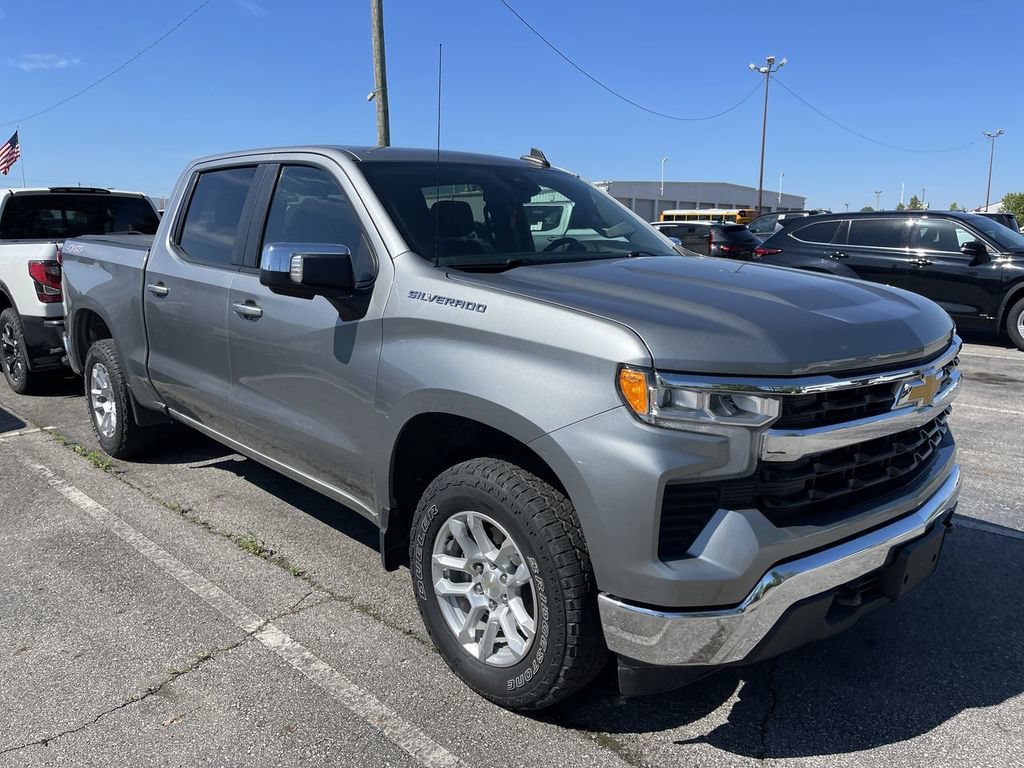 Used 2023 Chevrolet Silverado 1500 LT w/ Safety Package AWD/4WD image 13
