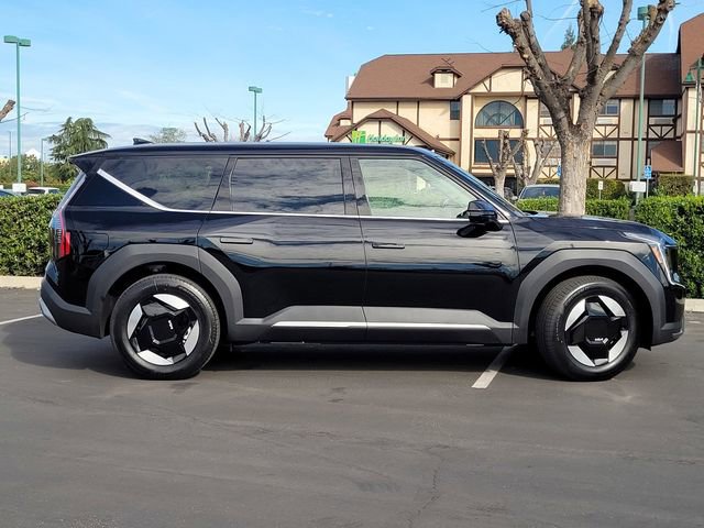 New 2026 Kia EV9 Light RWD image 3