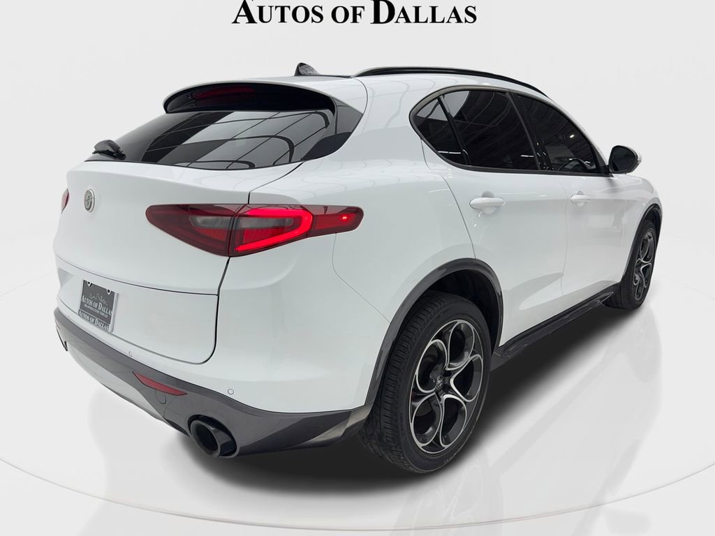 Used 2022 Alfa Romeo Stelvio Ti AWD/4WD image 7