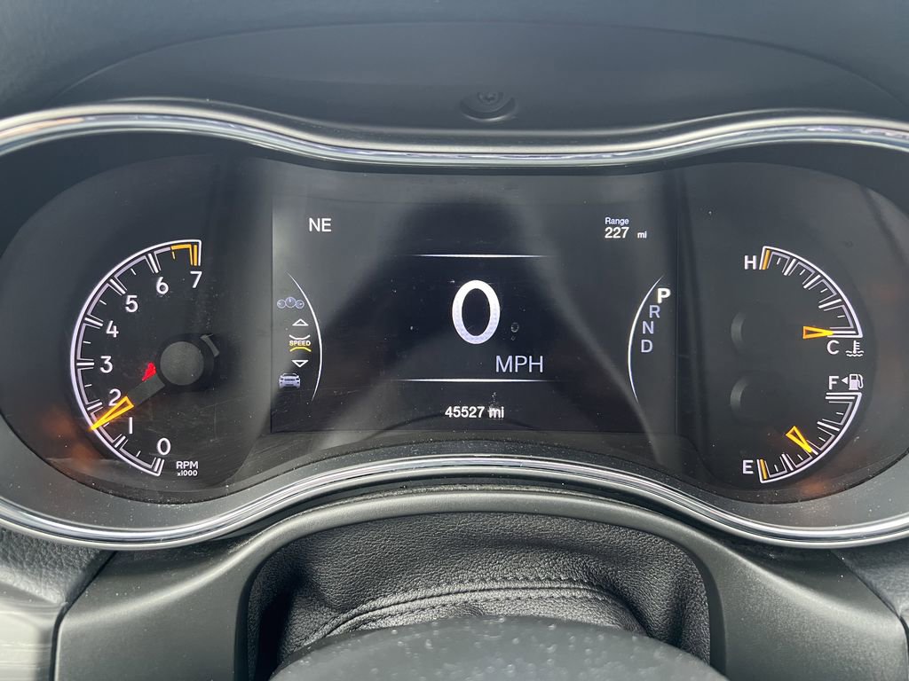 Used 2022 Jeep Grand Cherokee Laredo X image 9