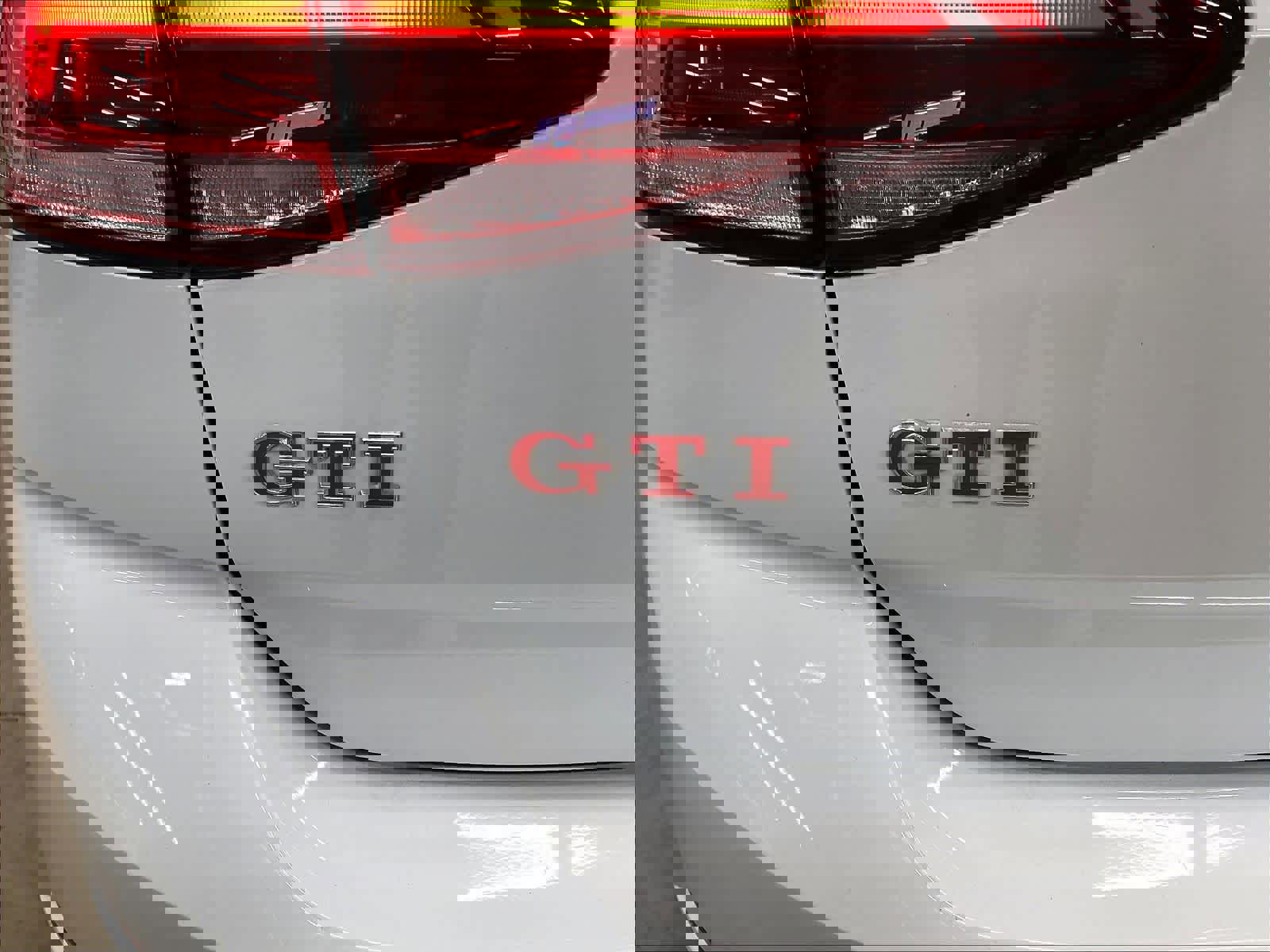 Used 2019 Volkswagen GTI SE image 11