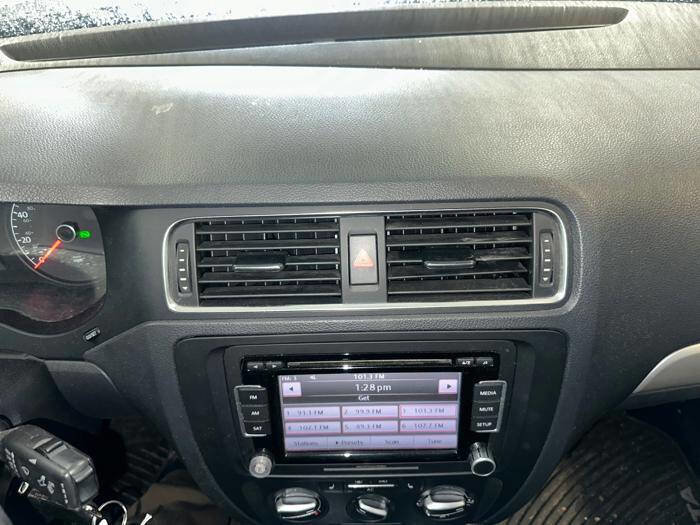 Used 2011 Volkswagen Jetta TDI FWD image 35