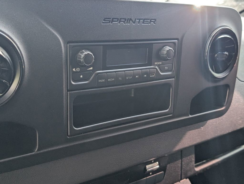 Used 2025 Mercedes-Benz Sprinter 2500 image 18