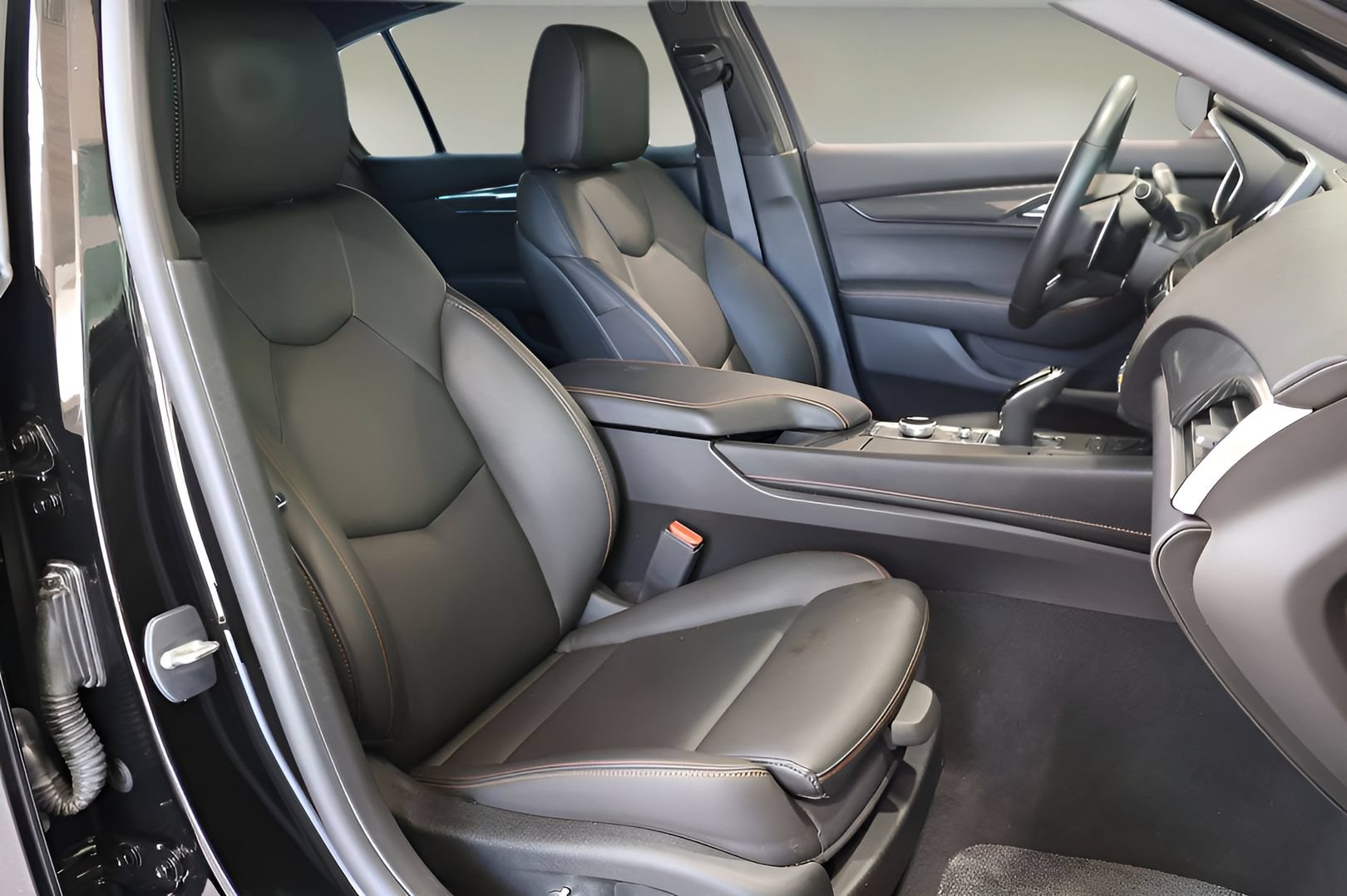 Used 2024 Cadillac CT5 Sport RWD image 18