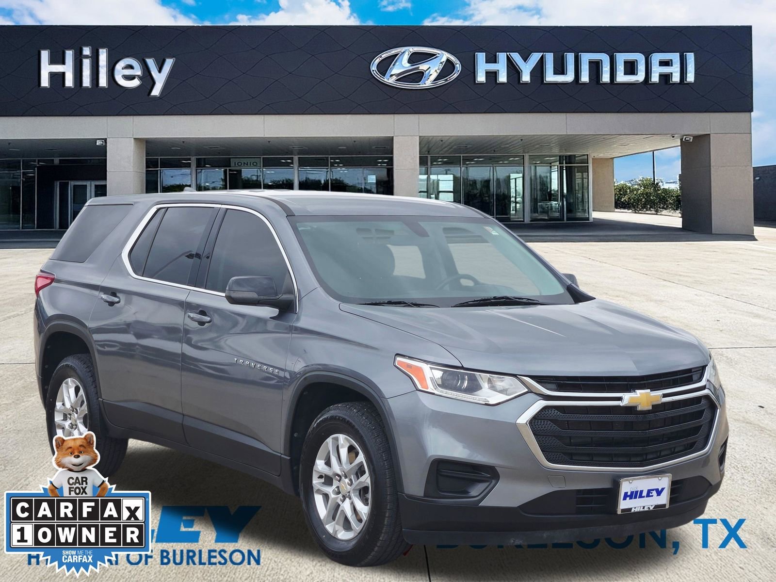 Used 2021 Chevrolet Traverse LS w/ LPO, Floor Liner Package FWD image 2