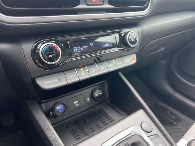 Used 2022 Hyundai Kona SEL w/ Convenience Package image 18