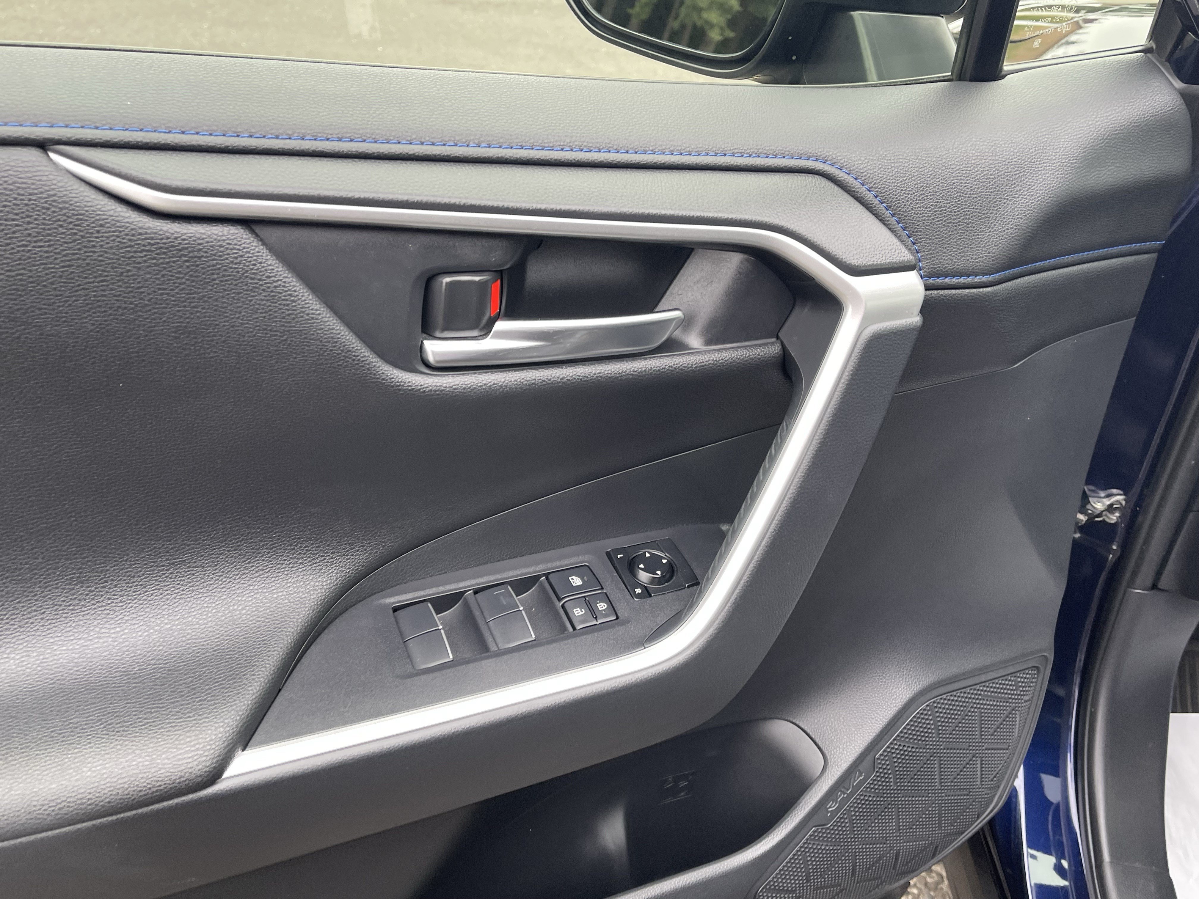 Certified 2019 Toyota RAV4 XSE AWD/4WD image 17
