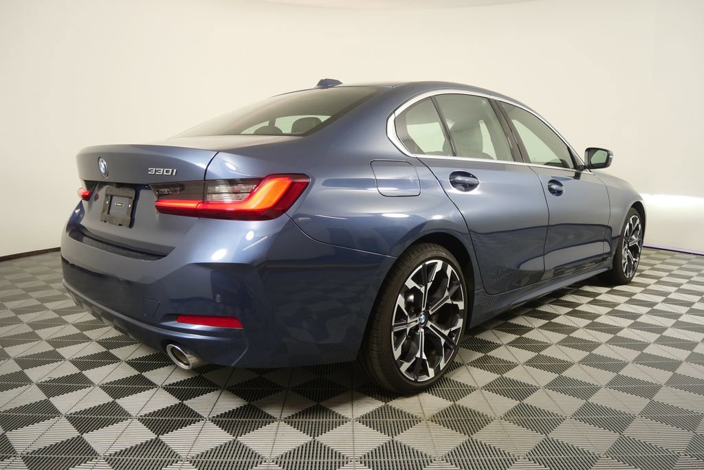 Certified 2025 BMW 330i Sedan image 3