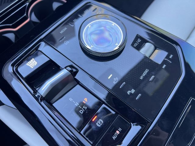 New 2026 BMW 530i w/ Premium Package image 25