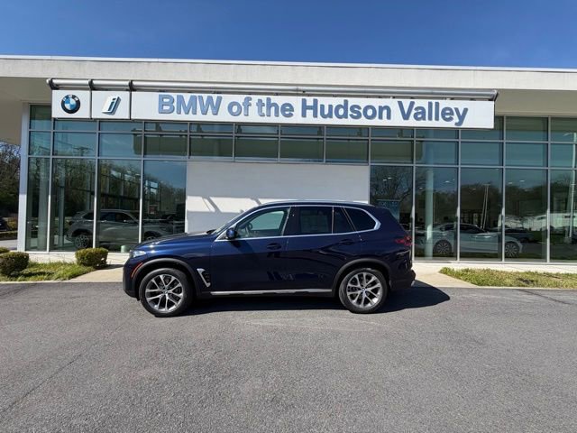 New 2026 BMW X5 xDrive40i w/ Climate Comfort Package