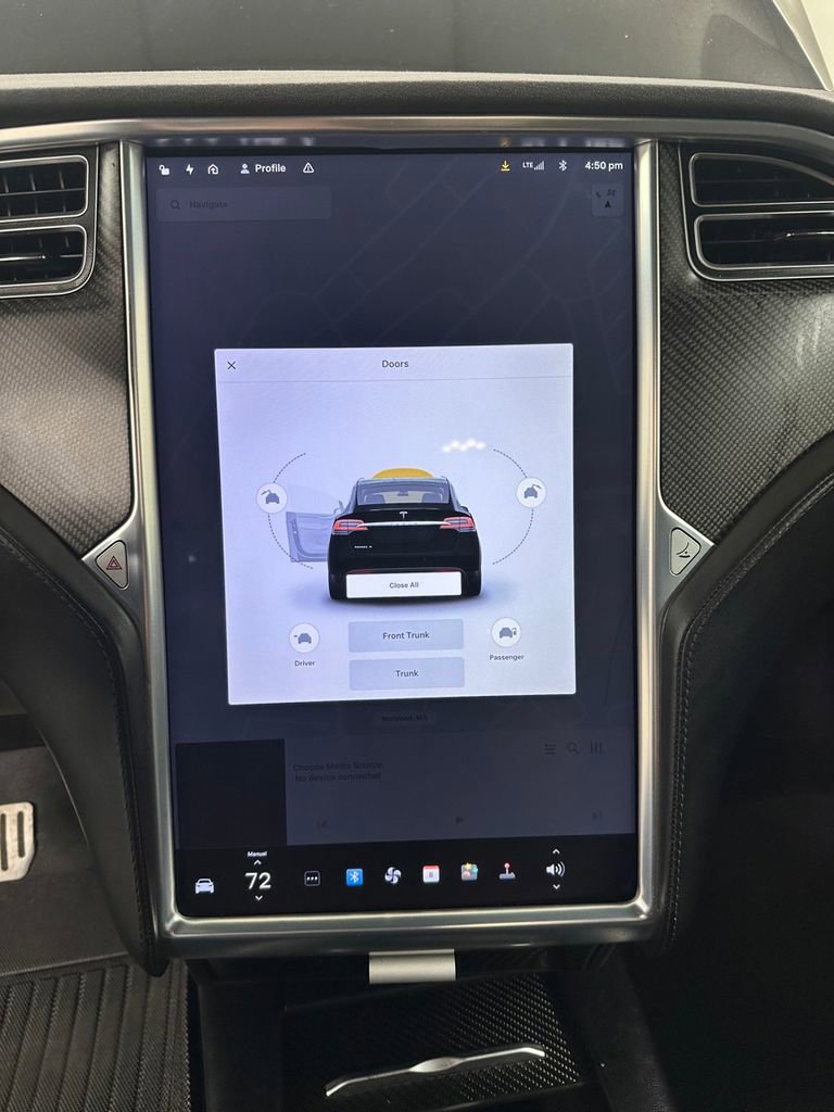 Used 2016 Tesla Model X Performance image 17