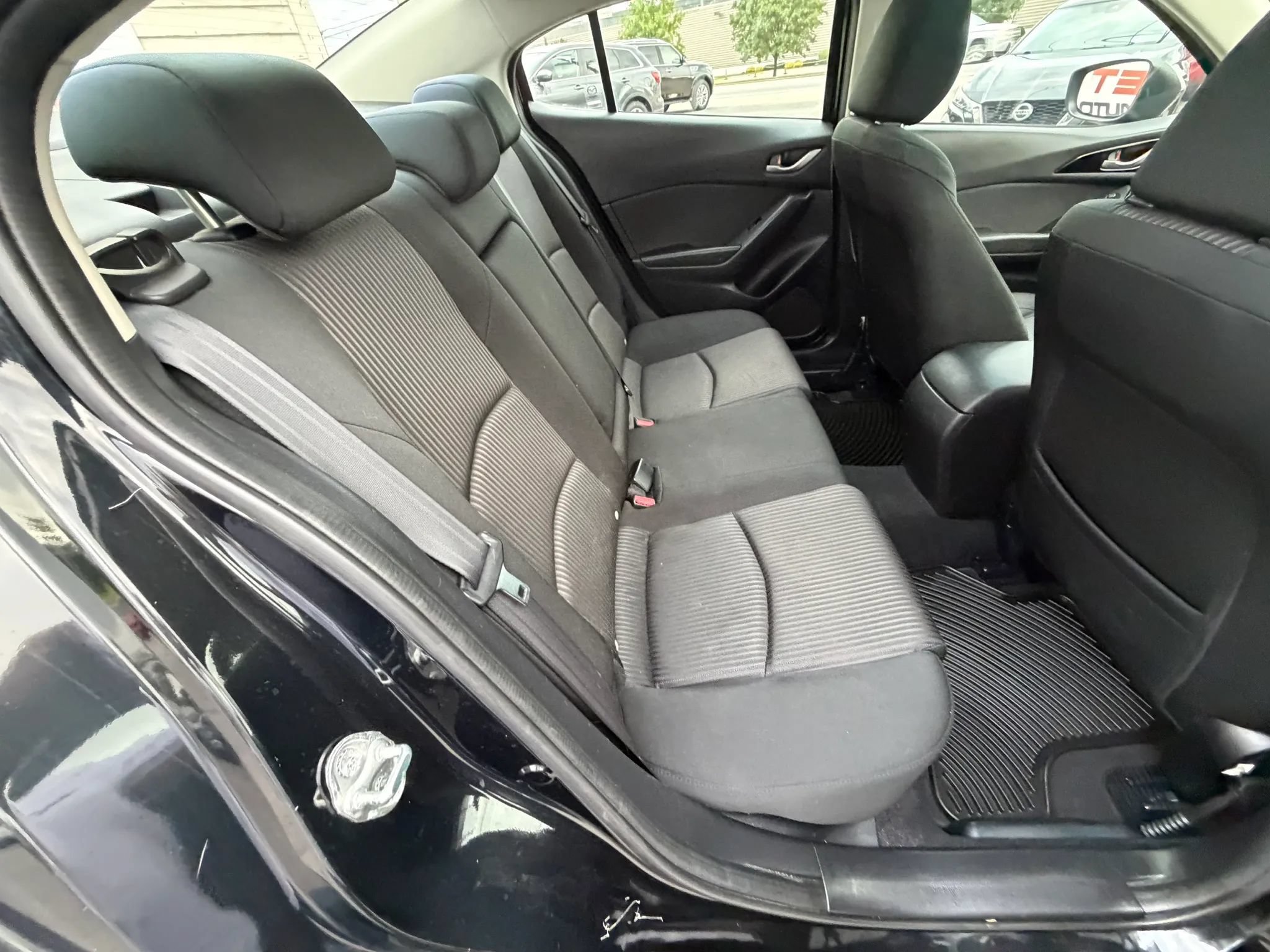 Used 2014 MAZDA MAZDA3 i Touring w/ Moonroof Package 1 FWD image 31