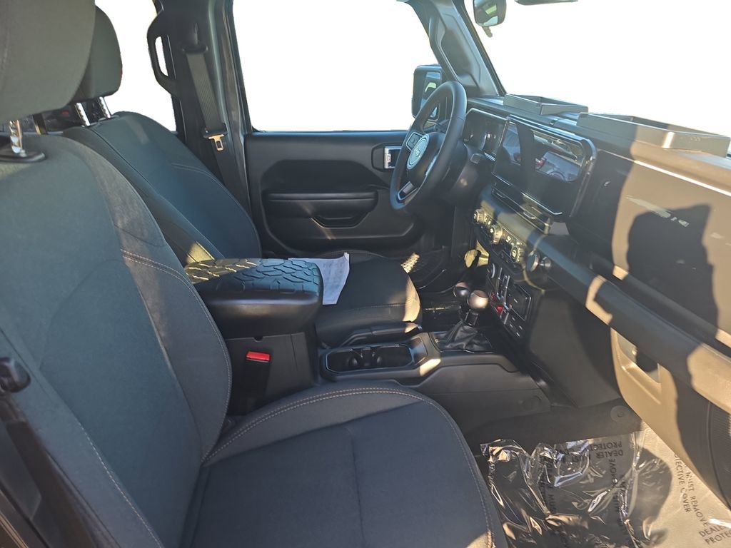 Used 2024 Jeep Wrangler Willys image 17