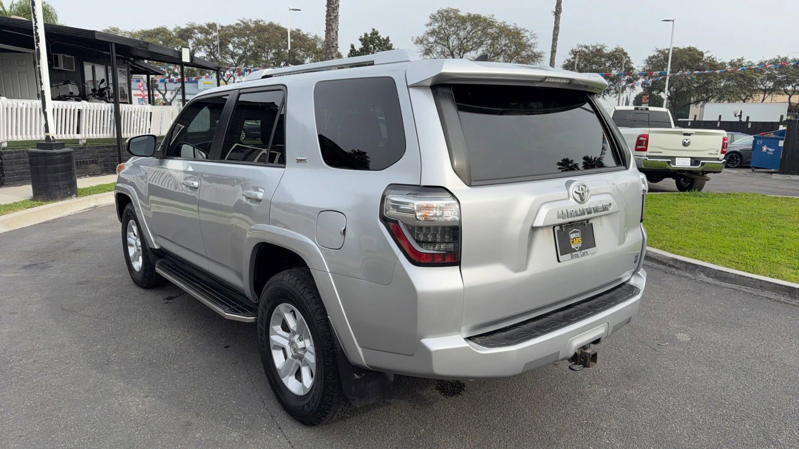 Used 2016 Toyota 4Runner SR5 image 6