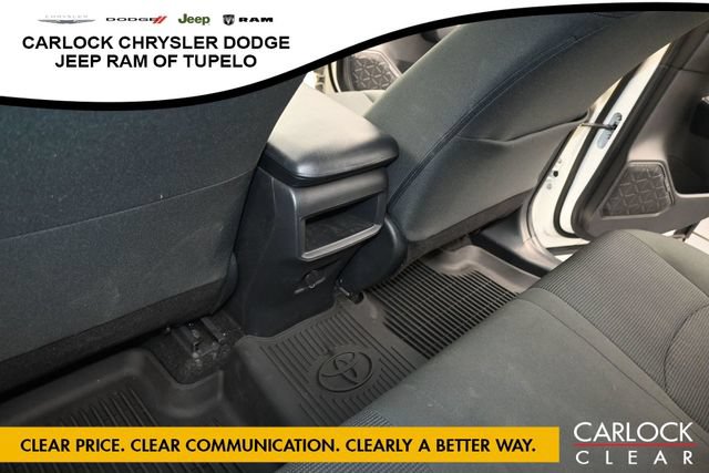 Used 2021 Toyota RAV4 LE AWD/4WD image 27