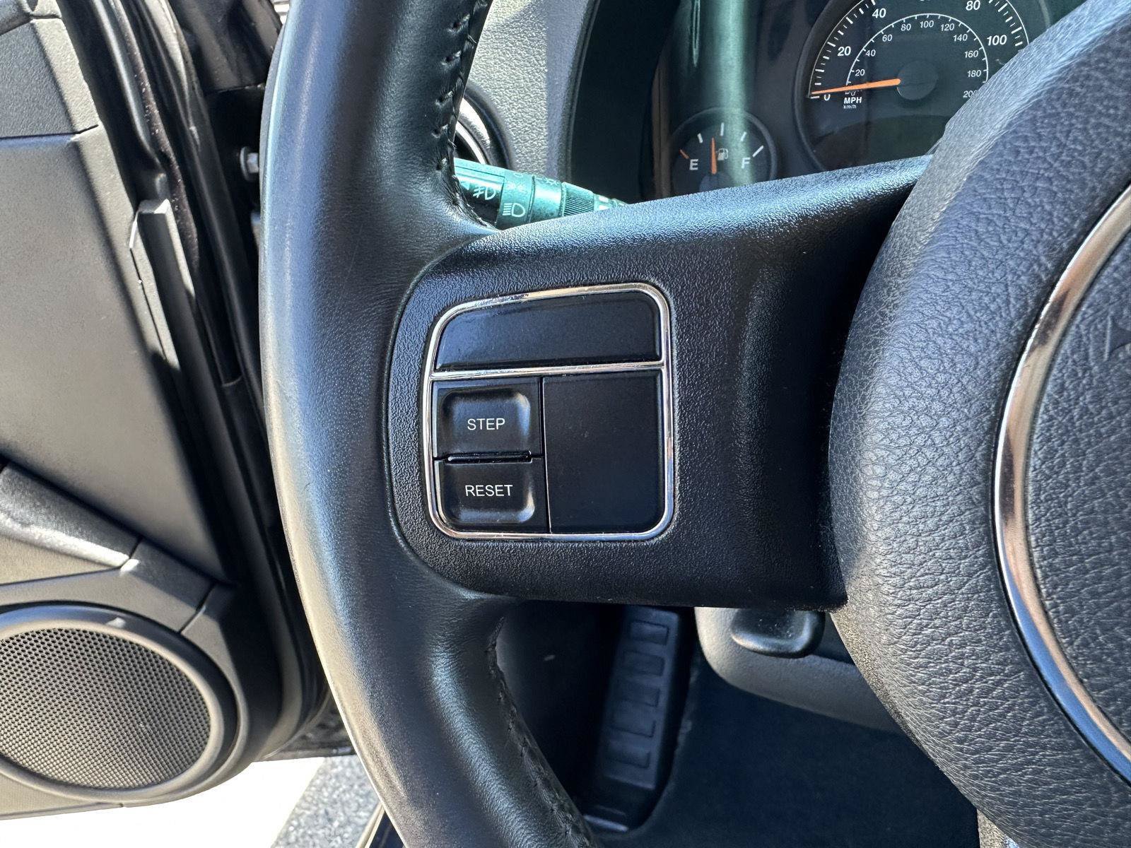 Used 2014 Jeep Patriot Latitude AWD/4WD image 20