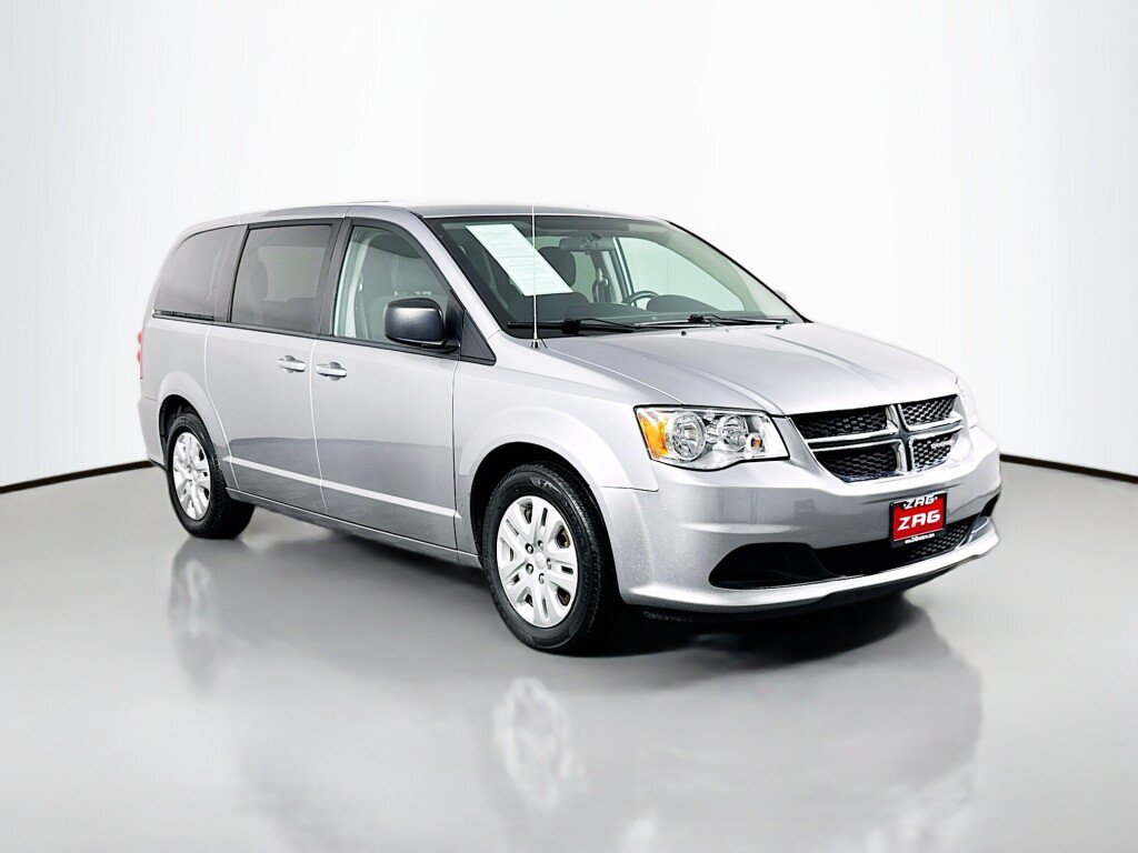 Used 2018 Dodge Grand Caravan SE FWD image 7