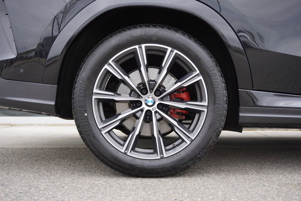 Used 2023 BMW X6 xDrive40i w/ Executive Package image 32