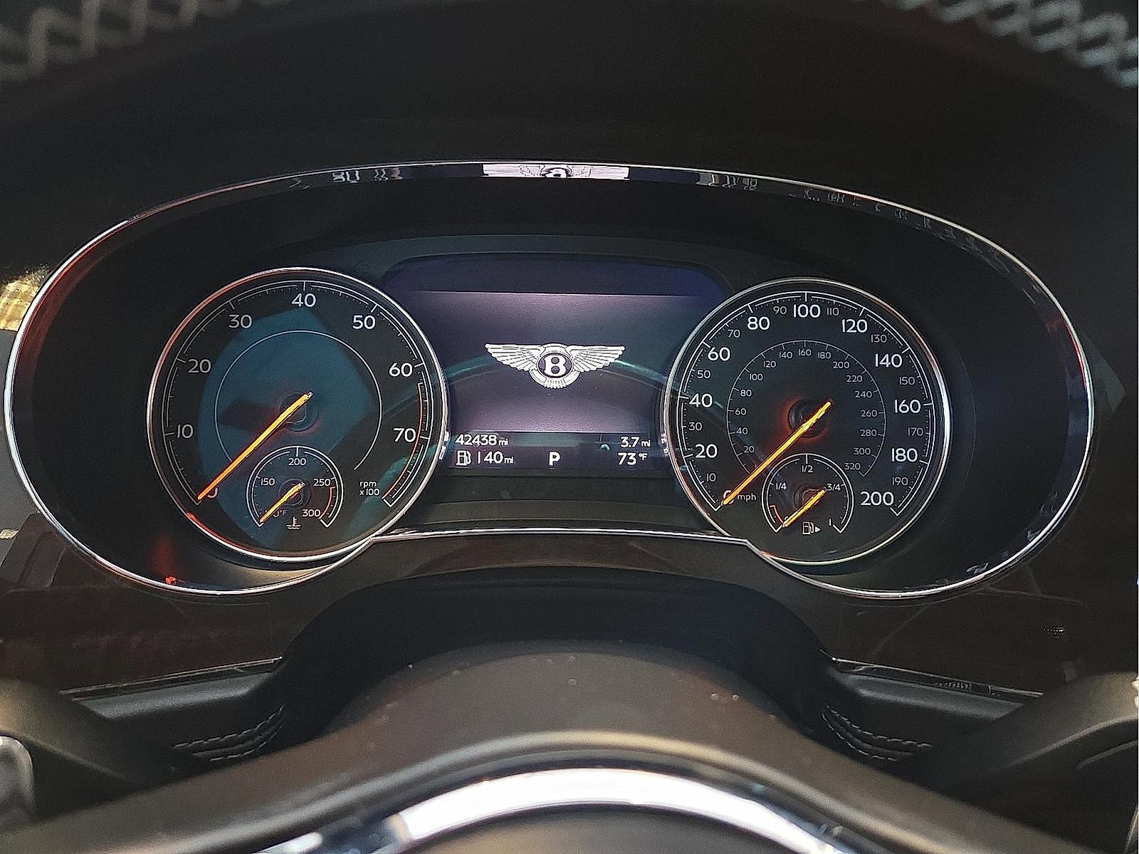 Used 2018 Bentley Bentayga image 23