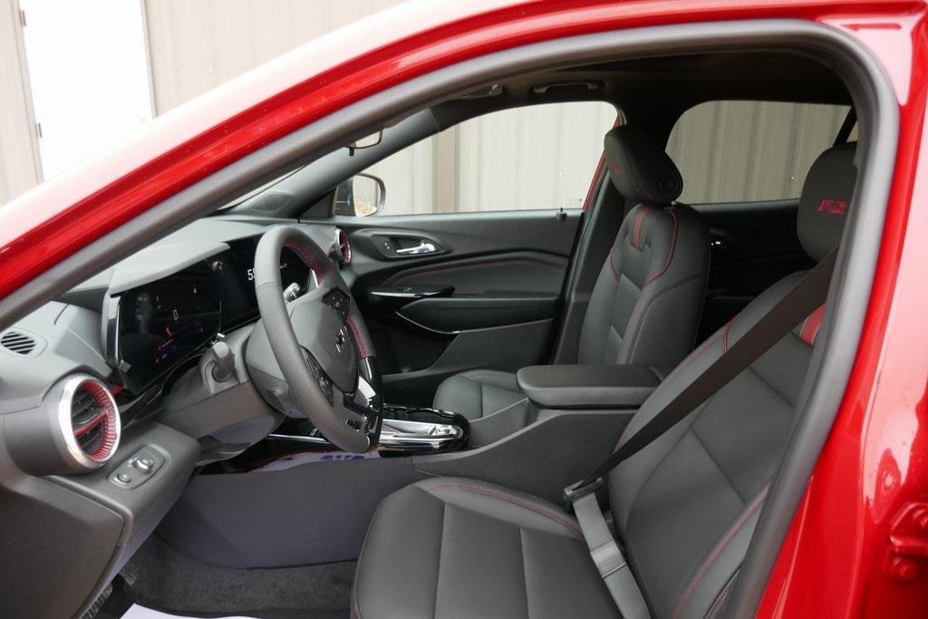 New 2026 Chevrolet Trax RS w/ Sunroof Package image 12