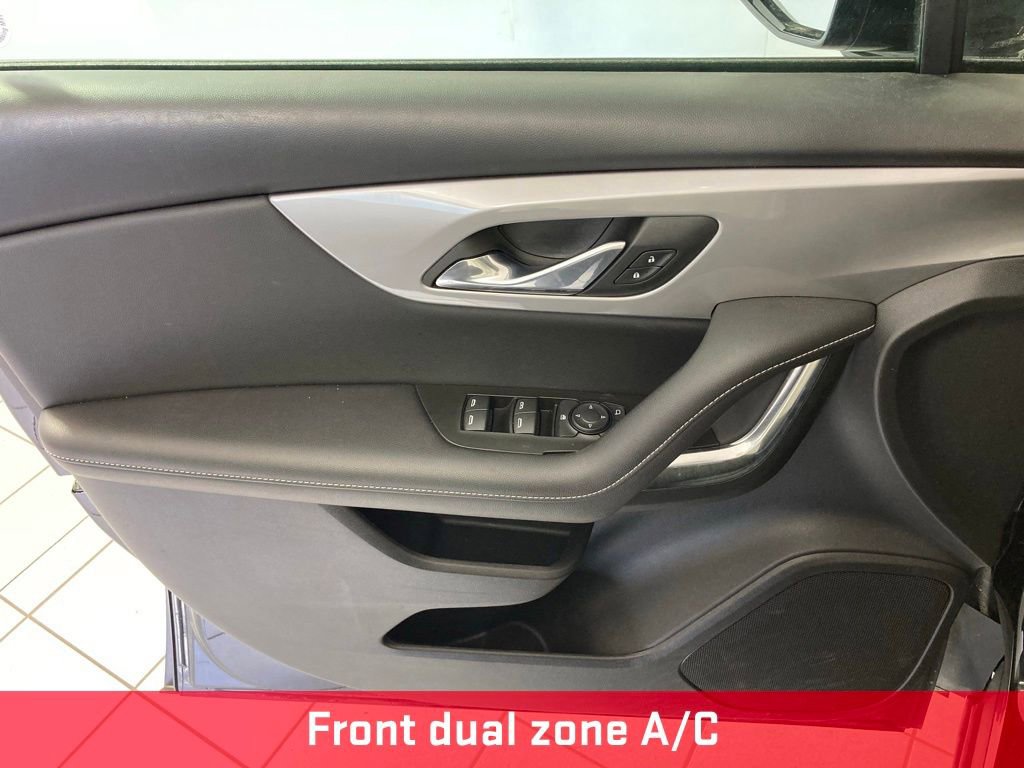 Used 2025 Chevrolet Blazer LT AWD/4WD image 13