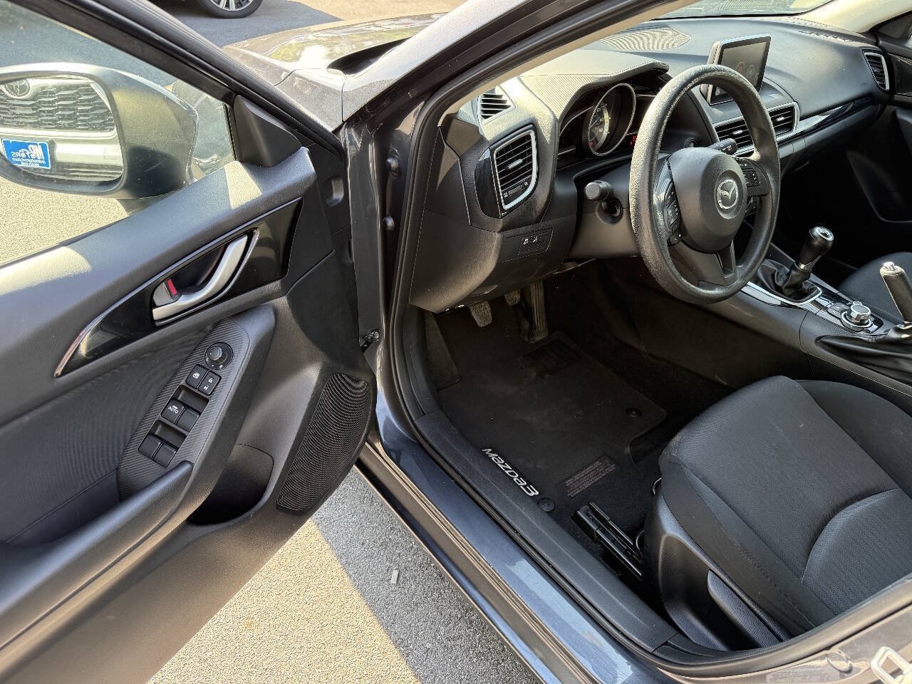 Used 2015 MAZDA MAZDA3 i Sport FWD image 13