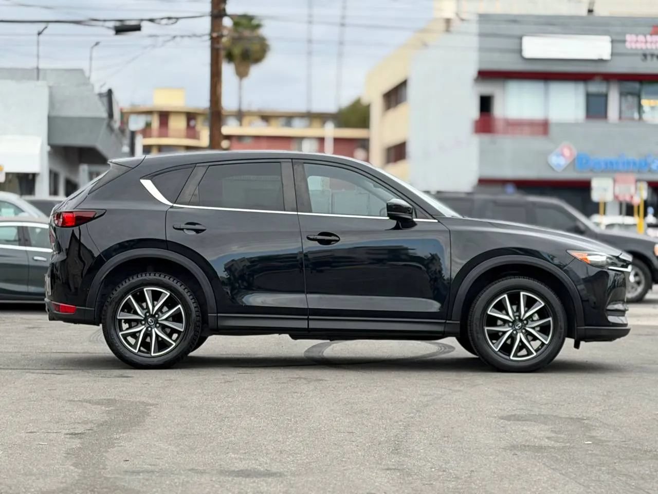 Used 2018 MAZDA CX-5 Touring w/ Preferred Equipment Package FWD image 17