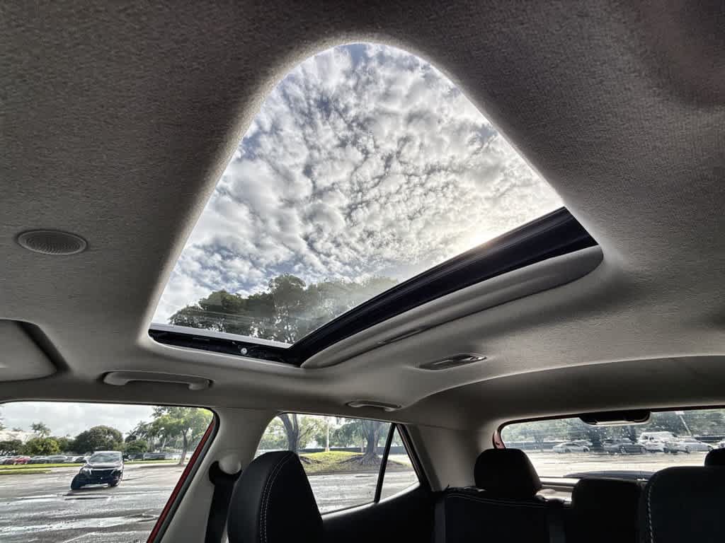 Used 2022 Hyundai Venue SEL FWD image 17