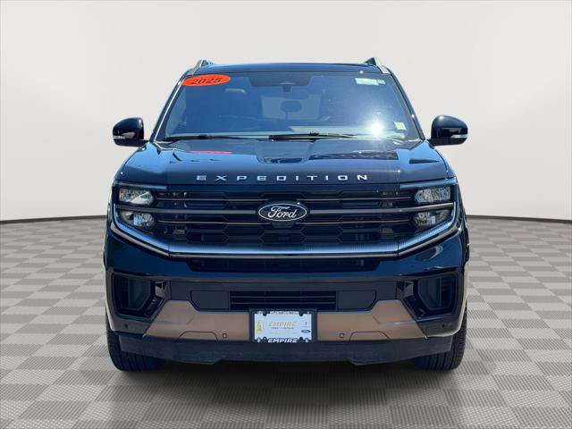 Used 2025 Ford Expedition Max King Ranch AWD/4WD image 2
