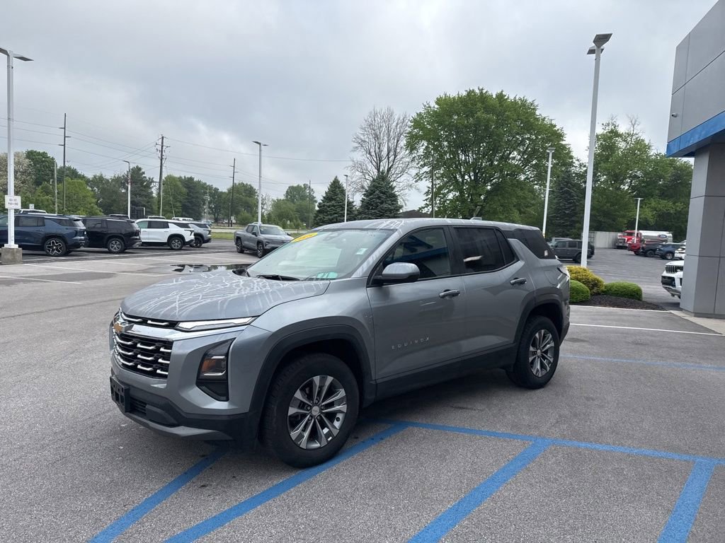 Used 2025 Chevrolet Equinox LT AWD/4WD image 10