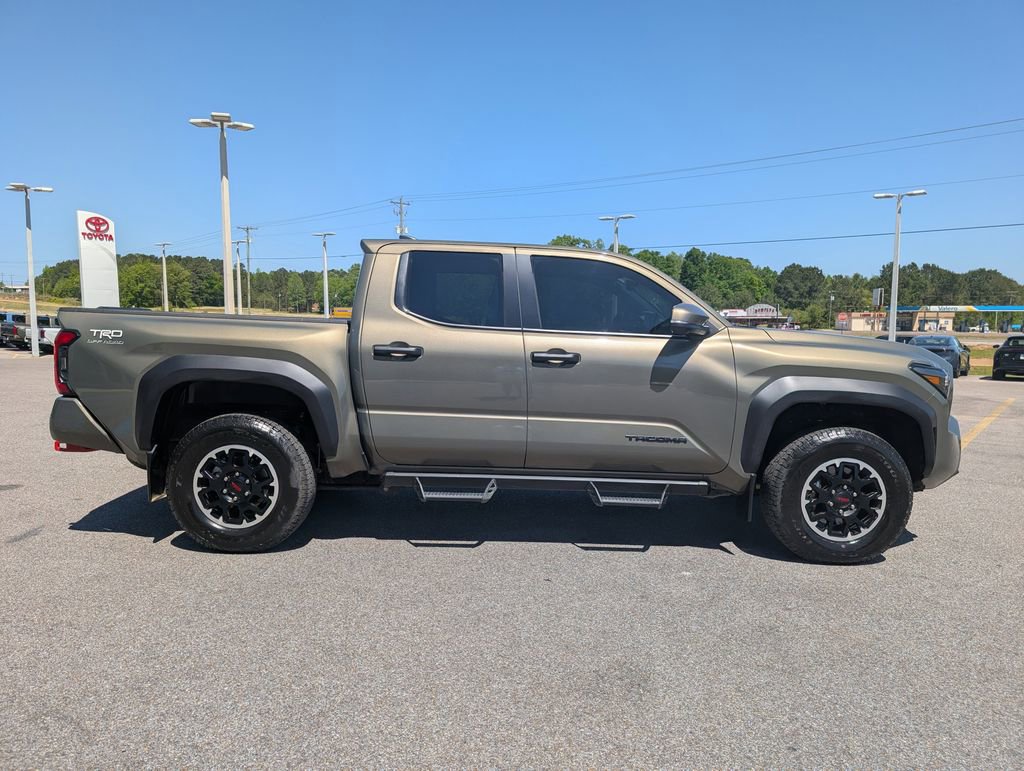 Used 2024 Toyota Tacoma TRD Off-Road w/ TRD Off Road Premium Package image 6