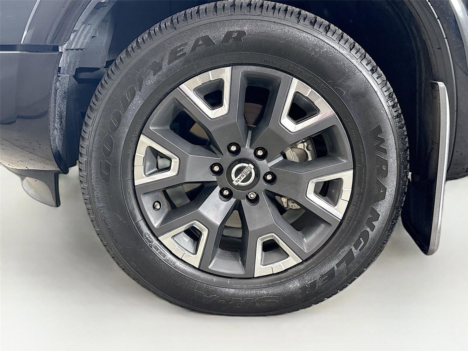 Used 2021 Nissan Titan Platinum Reserve w/ Moonroof Package AWD/4WD image 14