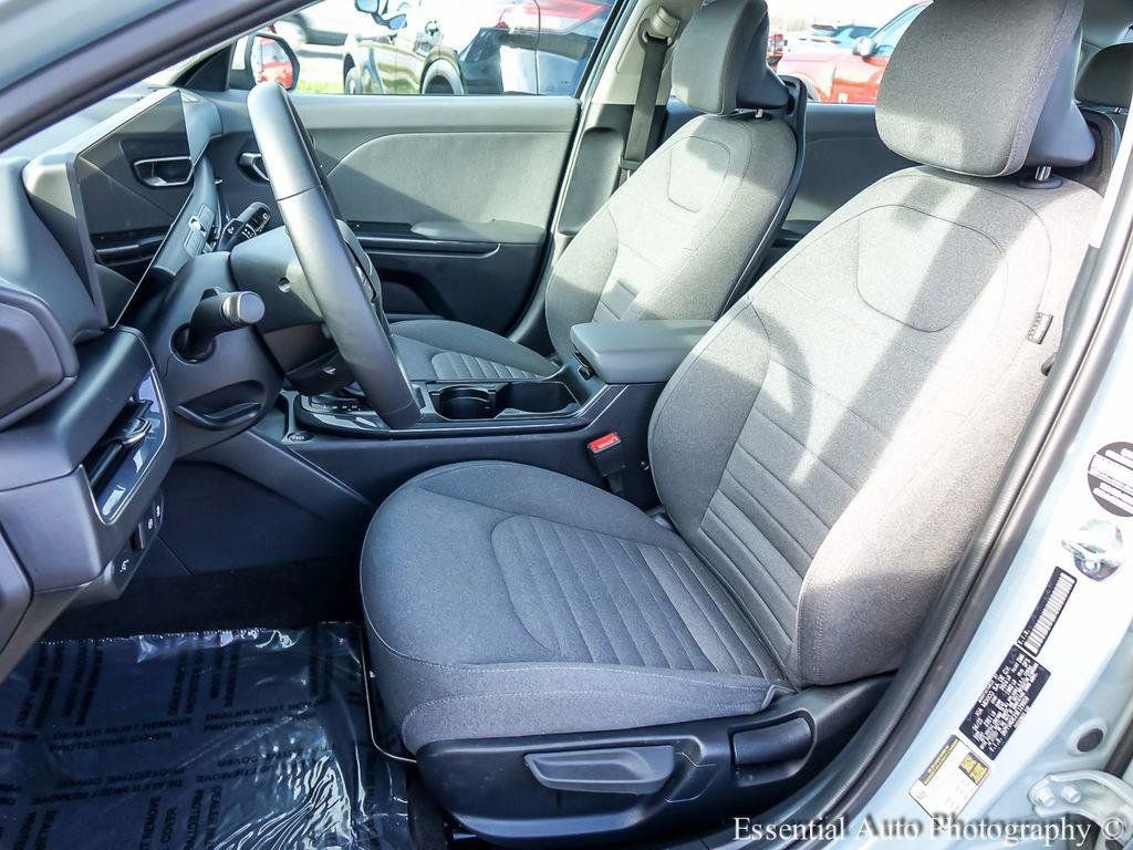 Used 2025 Kia K4 EX image 9