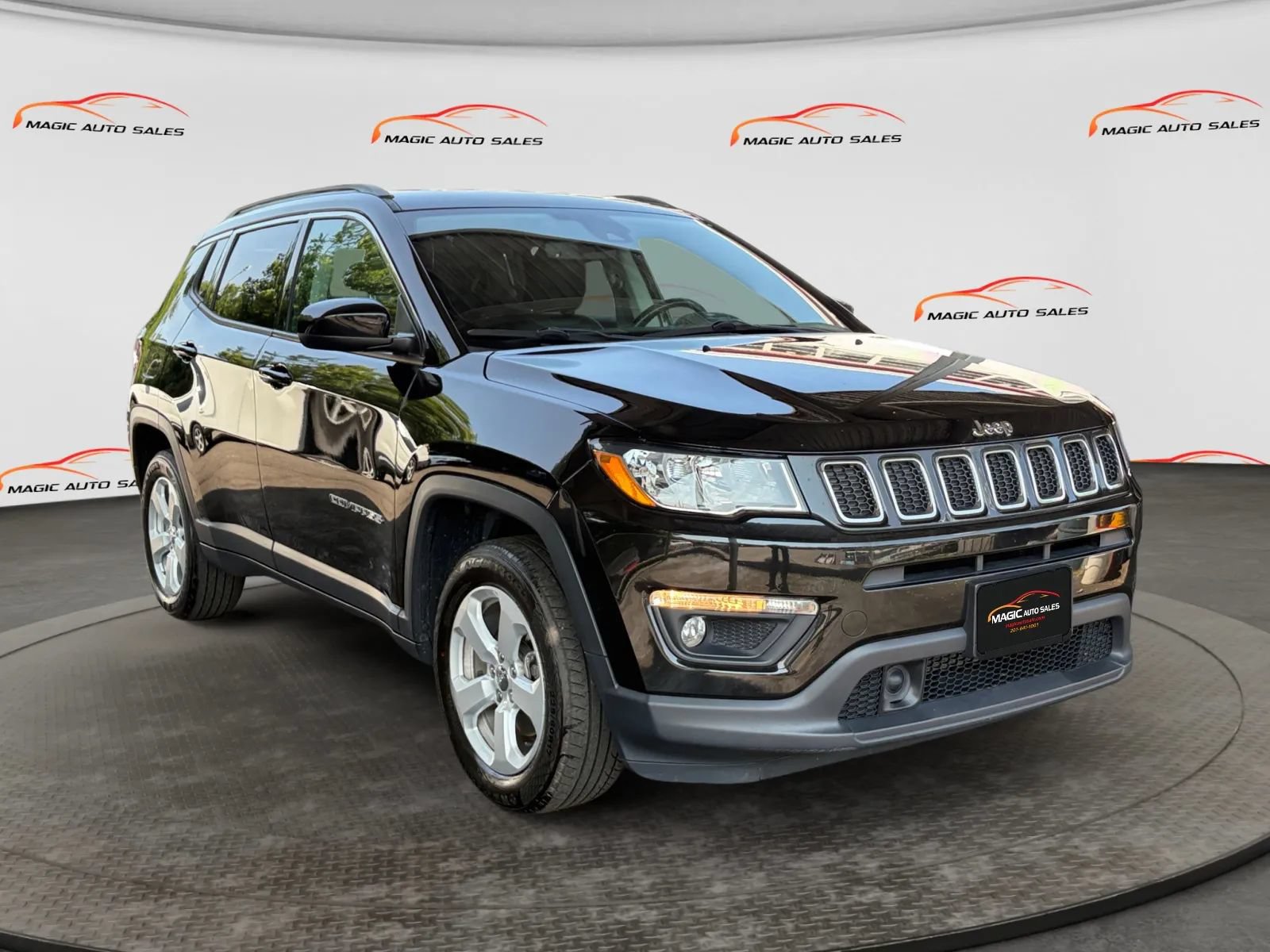 Used 2021 Jeep Compass Latitude w/ Driver Assistance Group AWD/4WD image 5