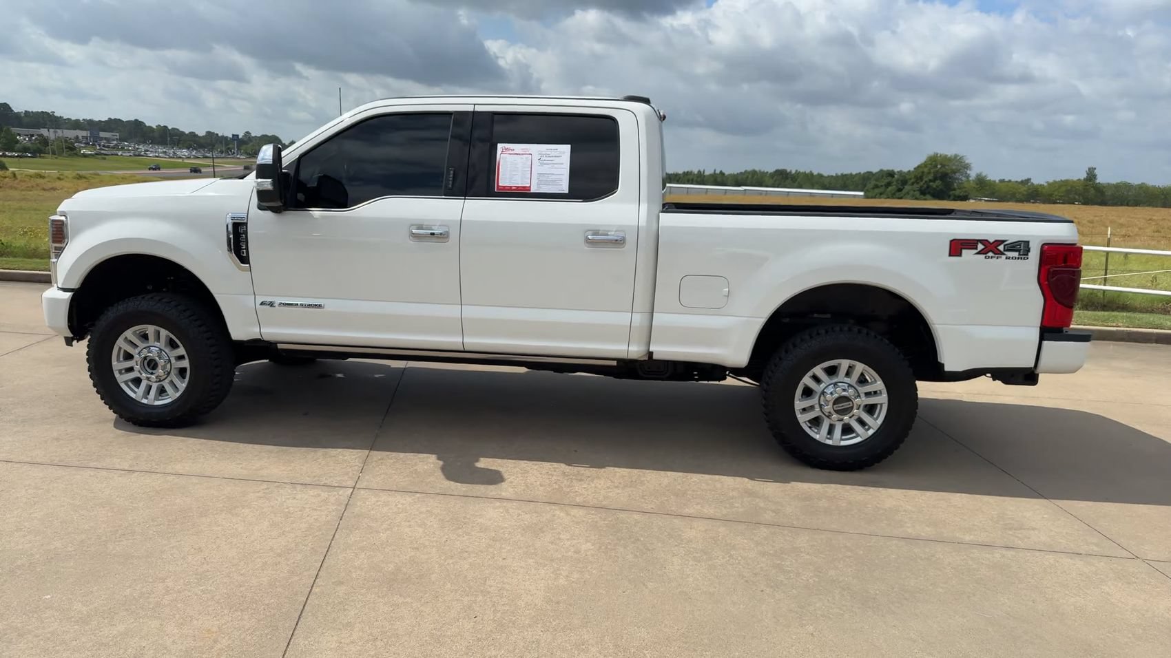 Used 2022 Ford F250 Platinum w/ FX4 Off-Road Package AWD/4WD image 5