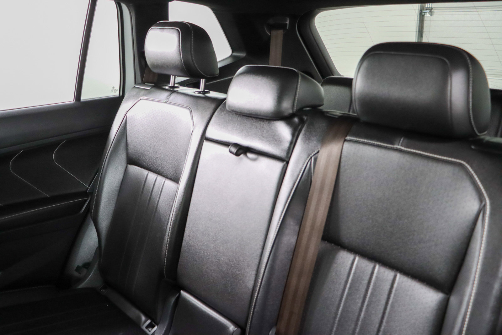 Used 2024 Volkswagen Tiguan SE R-Line FWD image 25
