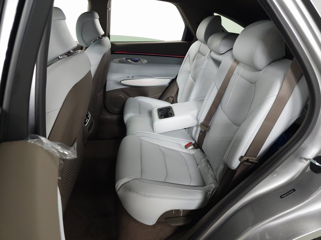 Used 2026 Genesis GV70 2.5T Advanced image 29