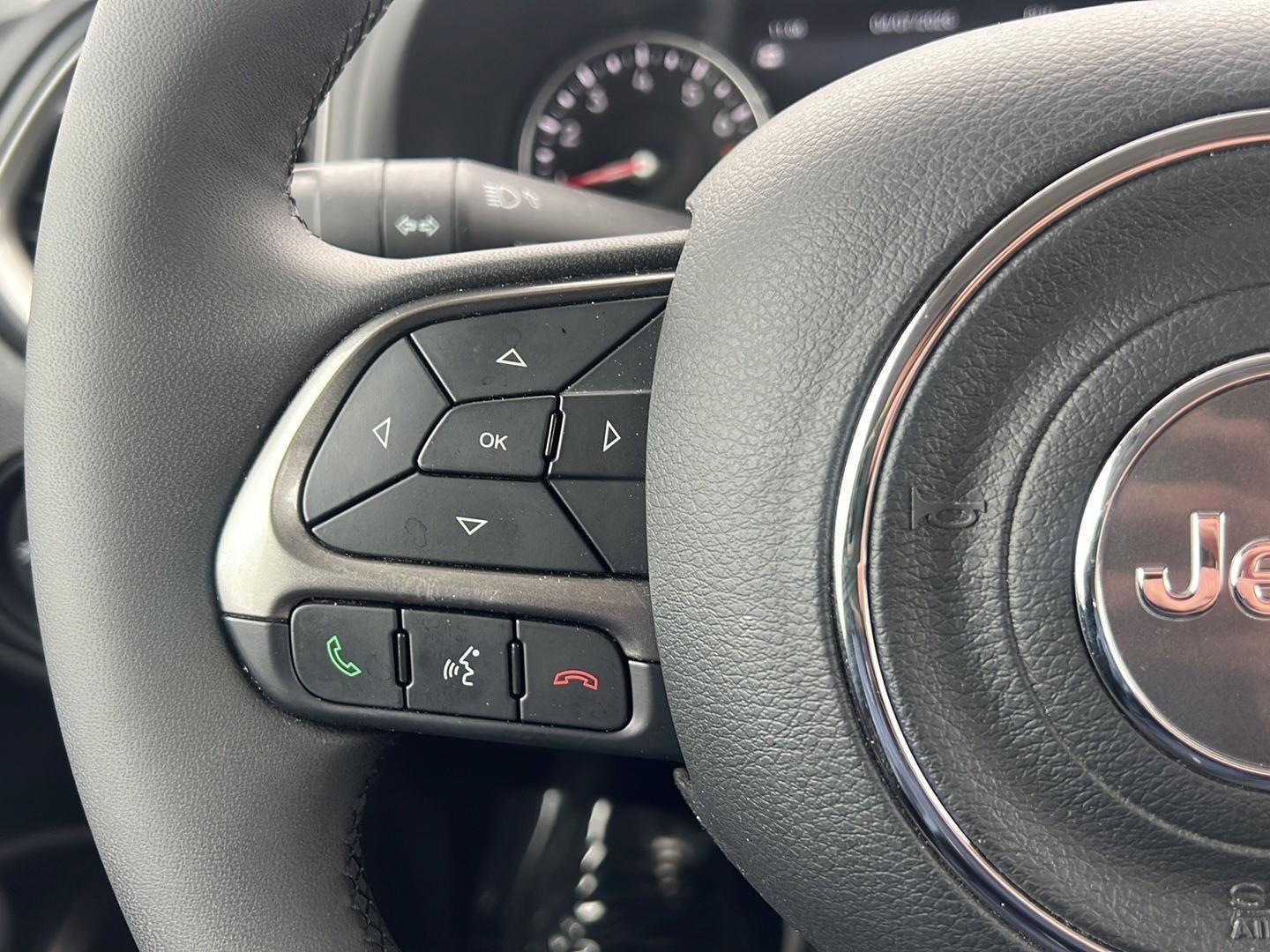 Used 2022 Jeep Renegade Latitude AWD/4WD image 20