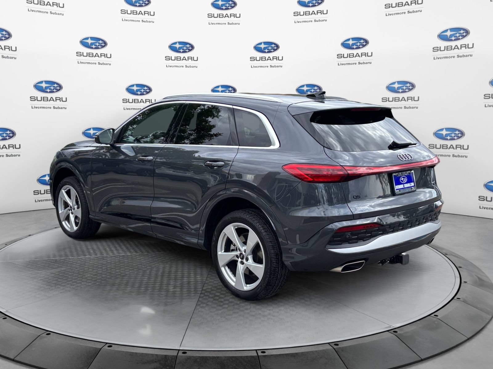 Used 2025 Audi Q5 Premium Plus w/ Premium Plus AWD/4WD image 3