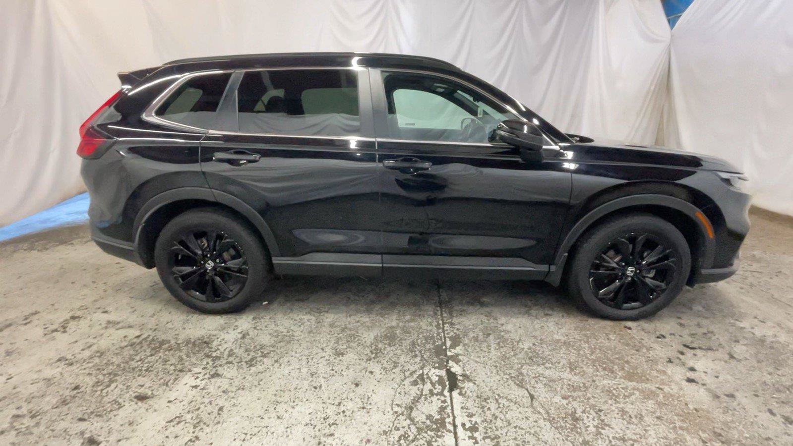 Used 2024 Honda CR-V Sport Touring image 5