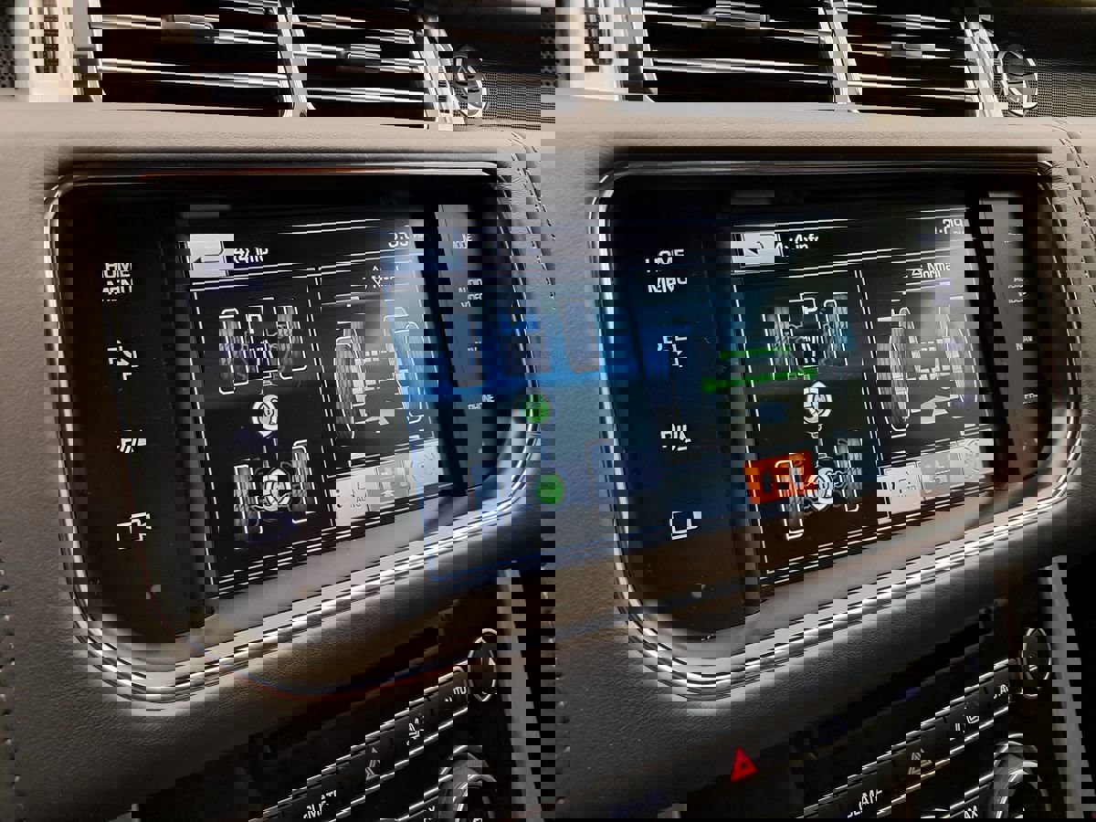 Used 2015 Land Rover Range Rover Long Wheelbase Autobiography image 37