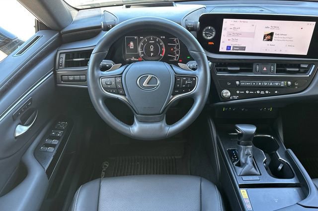 Used 2025 Lexus ES 350 w/ Premium Package FWD image 17